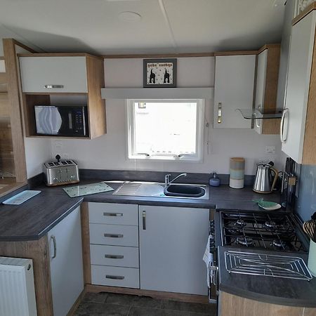 Visma Caravan Llanddwywe 외부 사진