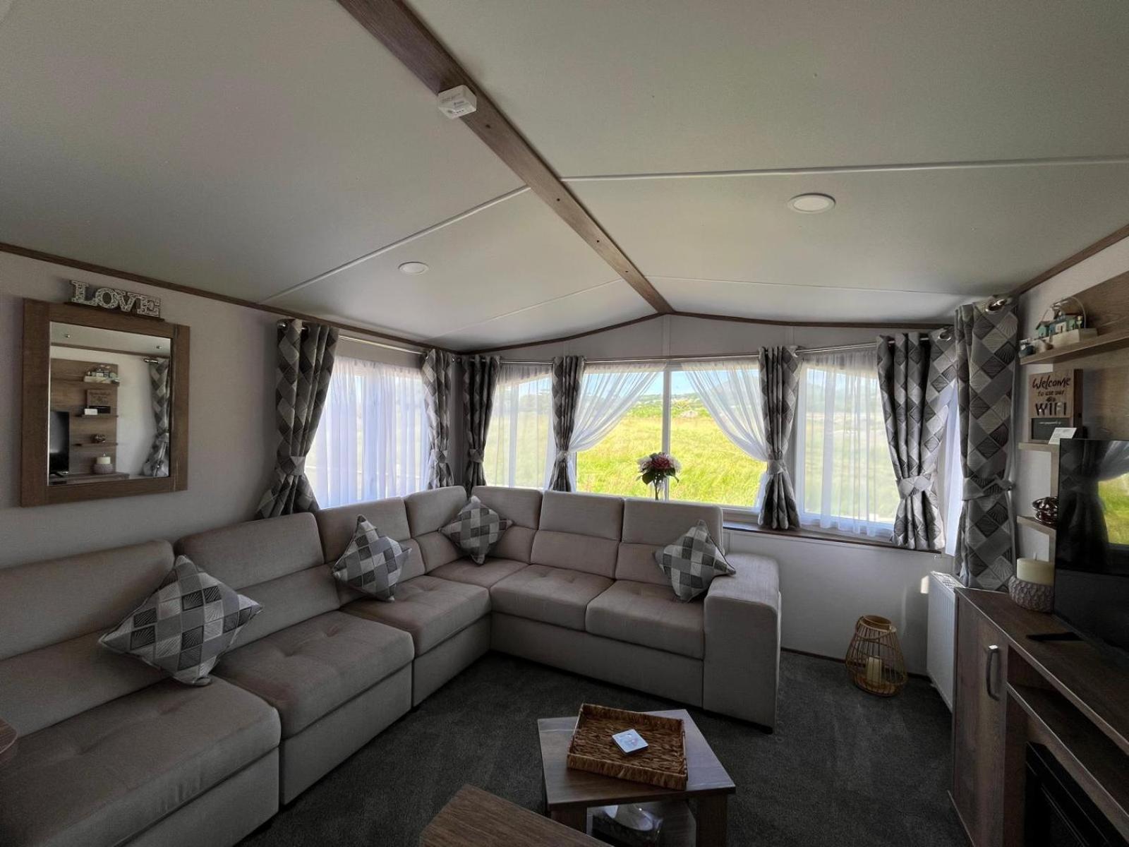 Visma Caravan Llanddwywe 외부 사진
