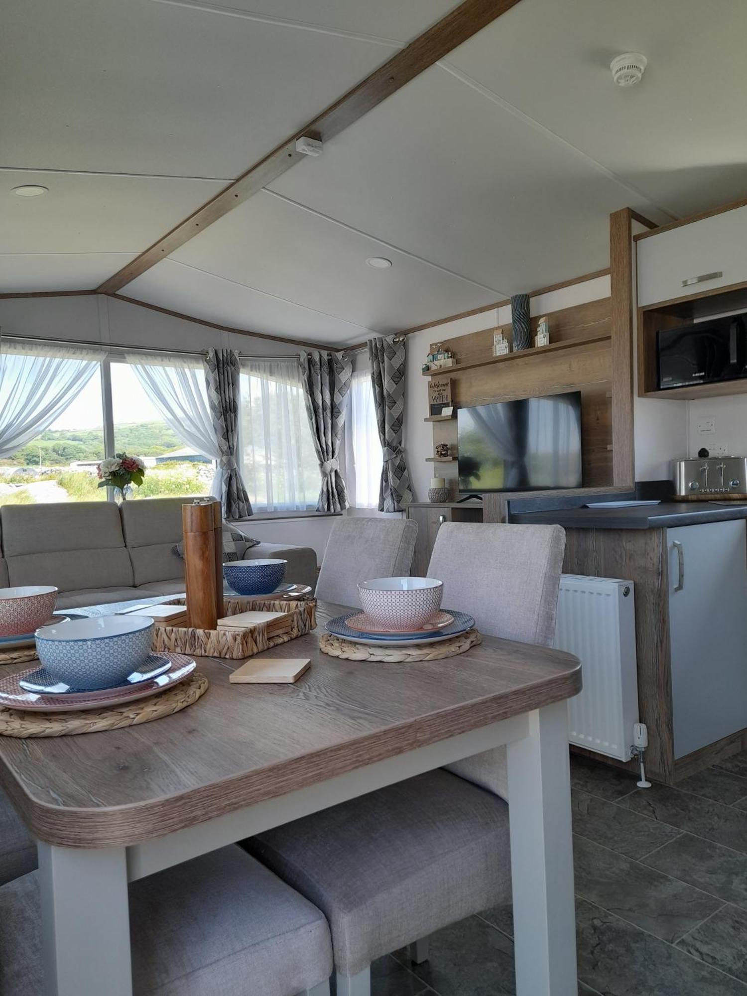 Visma Caravan Llanddwywe 외부 사진